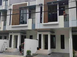 DI JUAL RUMAH 2 LANTAI MURAH LEGALITAS SHM DI TANJUNG BARAT PASAR MINGGU JAKARTA SELATAN