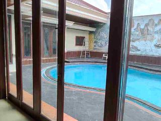 Rumah sewa dalam renang 10m tengah kota