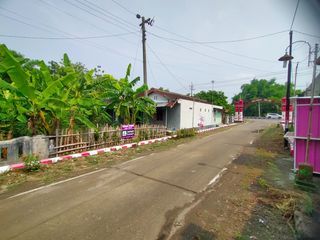 Ini masih murah kok? "Tanah murah bayarnya msh pakai Rupiah!"