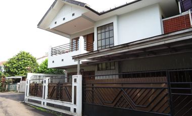 Rumah 2 Lantai di Pasar Minggu Jakarta Selatan. Dekat Stasiun dan SHM