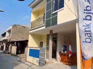 Di jual rumah minimalis kokoh permanen 2 lantai full akses mobil lokasi Ciledug Tangerang kota