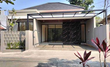 RUMAH CANTIK DI JL.KALIURANG KM.14, 5menit ke UII - Ls