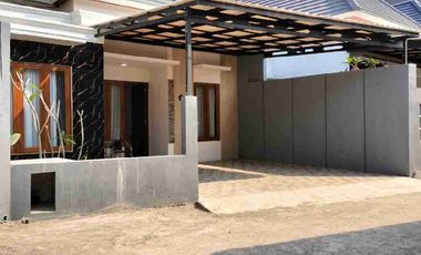 Rumah menawan dalam cluster di Jl.Kaliurang km.12. Free AJB, BBN, pagar, kanopi - Ls