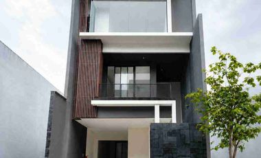JUAL RUMAH BARU 4 LANTAI SIAP HUNI DI PERMATA BUANA  JAKARTA BARAT