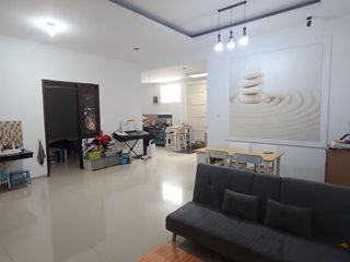 Dijual Rumah Siap Huni Terawat Nyaman Lokasi Strategis di Taman Holis Indah 1 Bandung