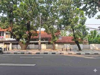 DIJUAL RUMAH STRATEGIS DI WIJAYA KEBAYORAN BARU UNTUK USAHA