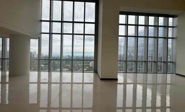 PARK CENTRAL TOWER 4BR AQUAVIEW VILLA FACING URDANETA MID TO HIGH FLOOR