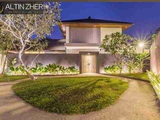 DI JUAL LUXURY VILA EXSKLUSIP DI KAWASAN Jl. GEDONG SARI TAMAN MUMBUL