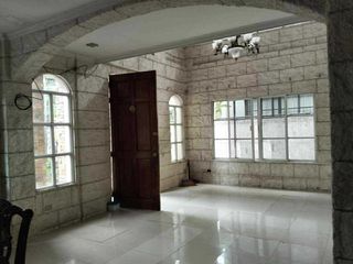 Spacious House & Lot in Mapayapa Village 2, Quezon City