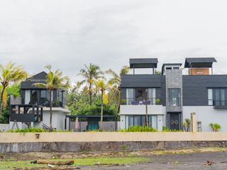 DI JUAL / DISEWAKAN LUXURY BEACHFRONT VILLA DI PANTAI SABA, GIANYAR, BALI