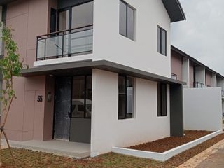 Di JuaL/Di Sewakan Rumah 100% Baru Siap Huni Di Park.Serpong