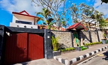 RUMAH BALINESE EXCLUSIVE 2 LANTAI DI SILIGITA NUSA DUA DEKAT PANTAI MENGIAT