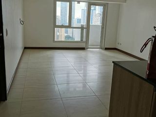 FOR SALE: Below Market 1BR Unit at Royalton at Capitol Commons, Pasig City