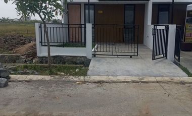 Rumah Jalan Utama Strategis Cocok Buat Tempat Tinggal dan Usaha