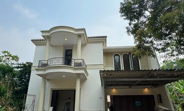 Dijual Rumah Mewah Posisi Hook Tirta Golf BSD
