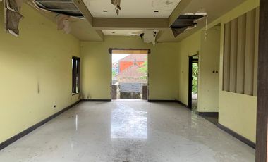 Dijual Rumah Cocok untuk Kantor 7 Kamar di Denpasar Barat