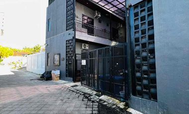 Dijual kost elite minimalis 3 lantai furnished lokasi jimbaran