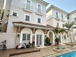 Rumah 3 Lantai Alesha House BSD - Semi furnished dan Strategis