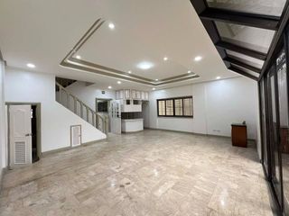 270 sqm 3–4BR Townhouse for Rent at Luxury Plaza, Valle Verde 5, Pasig City