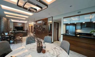 RUSH SALE PENTHOUSE UNIT IN 8 FORBESTOWN CONDOMINIUM BGC