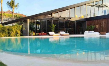 Luxury Villa Premium 5 Kamar Dekat Pantai Batu Bolong