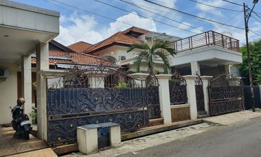 🏡 LUXURY HOUSE FOR SALE – BINTARO, JAKARTA SELATAN