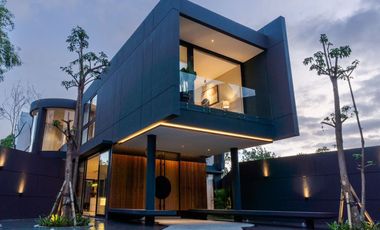 LUXURY VILLA 2 LANTAI DI JL MUNDUK CANGGU DEKAT PANTAI BAJU MEJAN