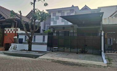 Dijual atau Disewa Cepat Rumah Furnished Siap Huni 2 Lantai di Banjar Wijaya