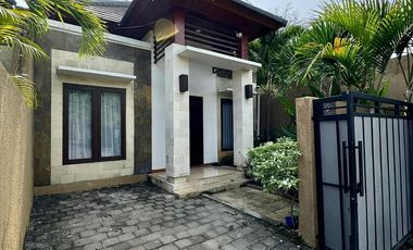 RUMAH SEMI VILLA DI TAMAN GIRI BENOA KUTA SELATAN DEKAT TOL