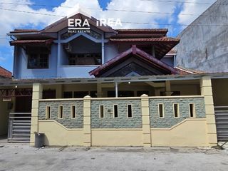 RUMAH KOST 2 LANTAI DIJUAL DI SOLO BARAT DEKAT KAMPUS UMS