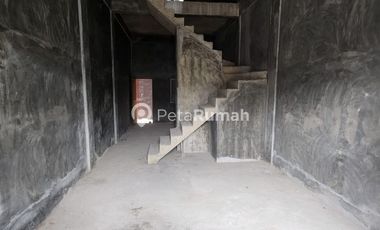 DIJUAL TOWN HOUSE JALAN RAKYAT KOMPLEK PERMATA SAPHIRE (Indra & andy)