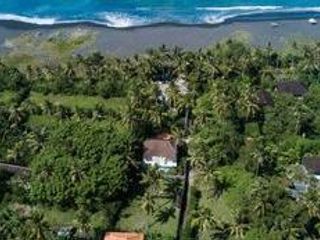 RARE BEACHSIDE MEGAPLOT! 3,080 sqm Prime Tourism Land in Sanur Kauh, Bali
