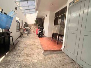 Rumah 2 Lantai Di Cideng