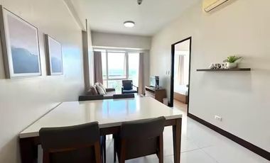 【For SALE】8 Newtown  Boulevard 10th floor 1BR with Bathtub, Balcony  and with Great Seaview