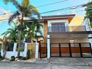LUXURIOUS BRAND NEW DESIGNER HOME IN BF RESORT VILLAGE