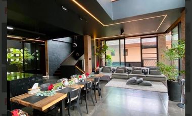 Modern House for Sale in Vista Real Classica
