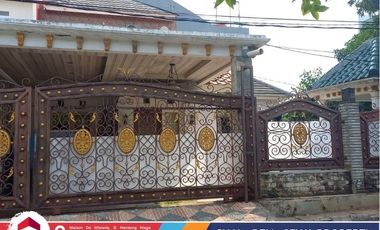 Jual Rumah Hook Nyaman di Pejuang Estate, Harapan Indah Bekasi, Dilengkapi Paviliun dan Gajebo