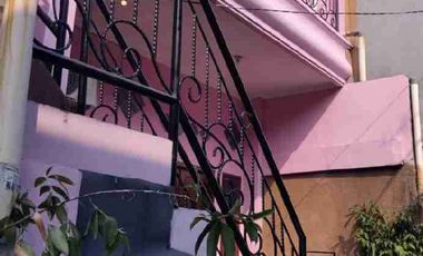 Dijual Rumah dengan Kost Kostan Siap Jalan SHM