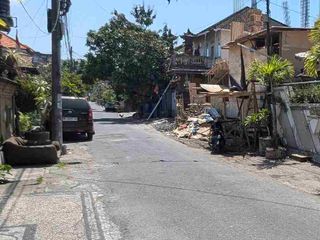 JUAL TANAH + RUMAH LOKASI PREMIUM HANYA 1 MENIT KE RS SANGLAH DENGAN AKSES JALAN LEBAR