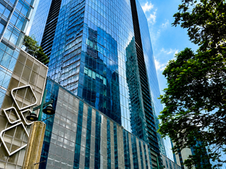 FOR SALE: BGC OFFICE PARK TRIANGLE CORP. PLAZA