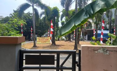 Rumah Hoek Asri Di Villa Melati Mas Lokasi Strategis