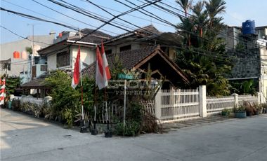 Rumah 1 Lantai di Kelapa Gading. Potensi Bangun Kostan