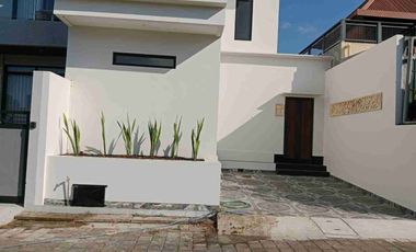 Di jual villa baru jalan Melang kaja, Kutuh , Badung , Bali