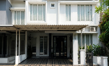 Dijual Rumah 2 Lantai Dalam Cluster Hadap Timur Lokasi Strategis Dekat Global Jaya School di Emerald Bintaro Tangsel Am 18840