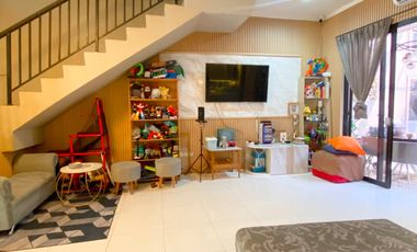 Dijual Cepat Rumah 2 Lantai Dalam Cluster Bebas Banjir Lokasi Strategis Dekat Fresh Market Bintaro di Discovery Bintaro Tangsel Gb 18819