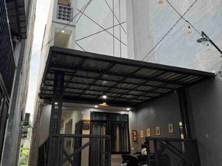 kos elite kondisi full tinggal melanjutkan bisa jalan kaki ke kampus UNMUH akses jalan besar, ada rumah induk dan banyak bonus termasuk free pajak pembeli 5% dan balik nama
