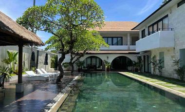 Luxury Villa Komersial Mewah 150 Meter ke Pantai Seminyak