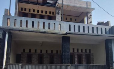 Dijual rumah 2 lantai sangat bagus perumahan teluk angsana di bekasi timur