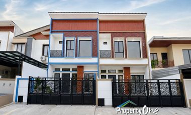 Jual Rumah 2 Lantai di Nusa Loka, Posisi Jalan Besar, Free Taman & Kitchen Set, Dekat Akses ke Pasmod BSD,  KRL Rawa Buntu & Akses Tol
