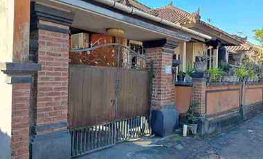 Jual Rumah 2lt Luas tanah 150m² Lokasi Jl Katrangan Denpasar Timur.